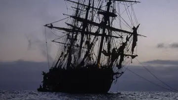 Backdrop to the movie "Master and Commander: The Far Side of the World" #930731