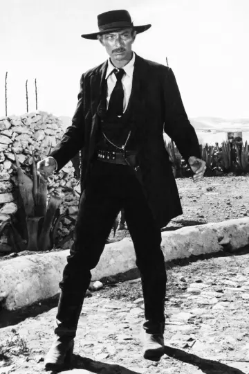 Poster to the movie "For a Few Dollars More" #839176