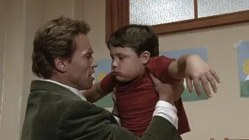 Backdrop to the movie "Kindergarten Cop" #689977