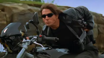 Backdrop to the movie "Mission: Impossible II" #1198487