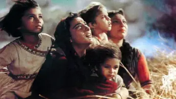 Backdrop to the movie "Mother India" #1111449