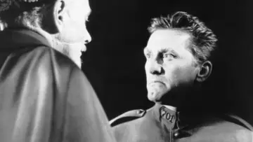 Backdrop to the movie "Paths of Glory" #728370
