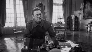Backdrop to the movie "Paths of Glory" #749742