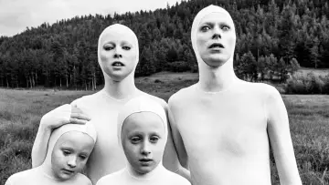 Backdrop to the movie "The Man Who Fell to Earth" #765182