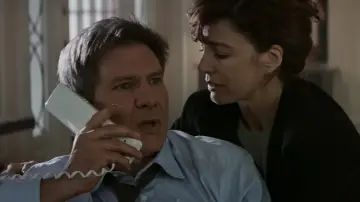Backdrop to the movie "Clear and Present Danger" #1198933