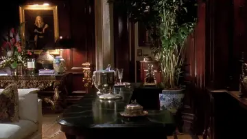 Backdrop to the movie "Death Becomes Her" #930196