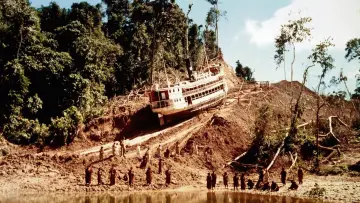 Backdrop to the movie "Fitzcarraldo" #985644