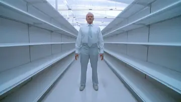 Backdrop to the movie "One Hour Photo" #688439