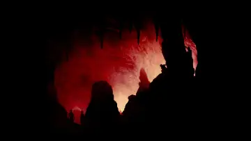 Backdrop to the movie "The Descent" #1179193