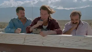 Backdrop to the movie "Tremors" #917825