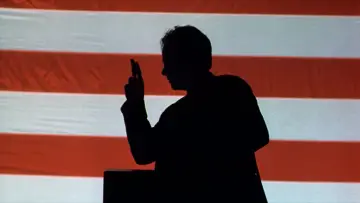 Backdrop to the movie "Bulworth" #1039249
