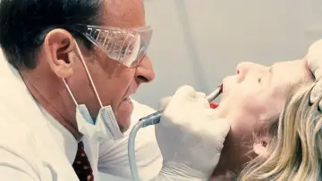 Backdrop to the movie "The Dentist" #412256