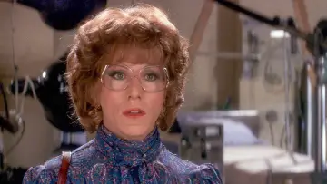 Backdrop to the movie "Tootsie" #874500