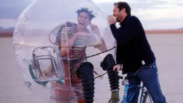 Backdrop to the movie "Bubble Boy" #892198