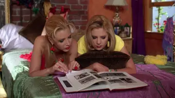 Backdrop to the movie "Romy and Michele