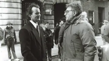 Backdrop to the movie "Scrooged" #869908