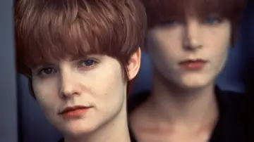 Backdrop to the movie "Single White Female" #923639