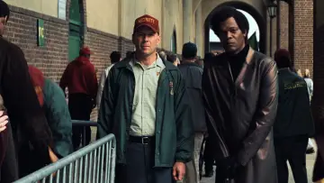 Backdrop to the movie "Unbreakable" #237248