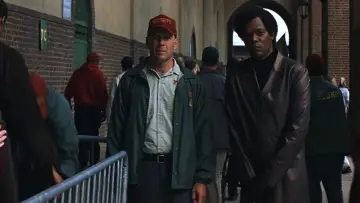 Backdrop to the movie "Unbreakable" #237261