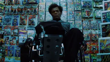 Backdrop to the movie "Unbreakable" #695347