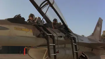 Backdrop to the movie "Iron Eagle" #380489