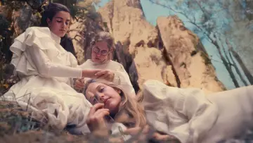Backdrop to the movie "Picnic at Hanging Rock" #532757