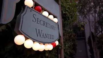 Backdrop to the movie "Secretary" #718433