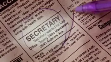 Backdrop to the movie "Secretary" #718513