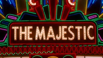 Backdrop to the movie "The Majestic" #265200