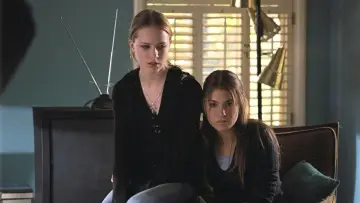 Backdrop to the movie "Thirteen" #680953