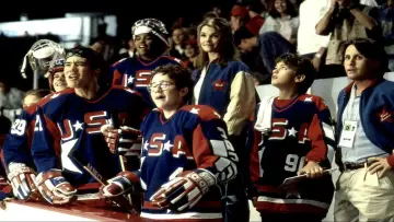 Backdrop to the movie "D2: The Mighty Ducks" #1049806