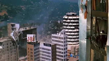 Backdrop to the movie "Earthquake" #303837