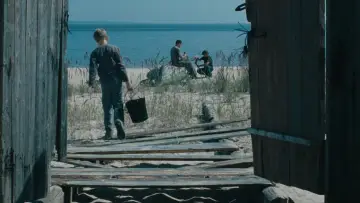 Backdrop to the movie "The Return" #987087