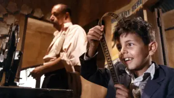 Backdrop to the movie "Cinema Paradiso" #670425