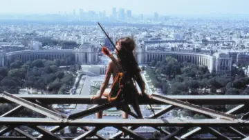 Backdrop to the movie "Little Indian, Big City" #903686