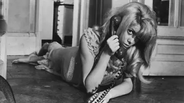 Backdrop to the movie "Repulsion" #703212