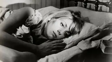 Backdrop to the movie "Repulsion" #703220