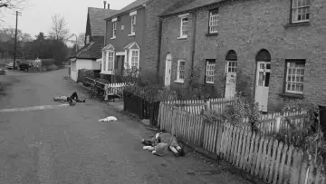 Backdrop to the movie "Village of the Damned" #1185358