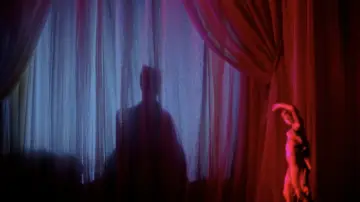 Backdrop to the movie "Suspiria" #816767
