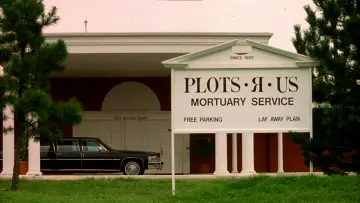 Backdrop to the movie "UHF" #996560