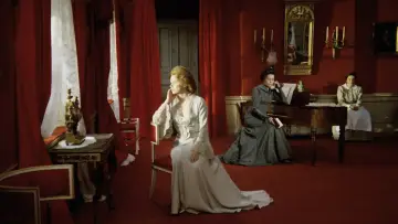 Backdrop to the movie "Cries and Whispers" #1185061