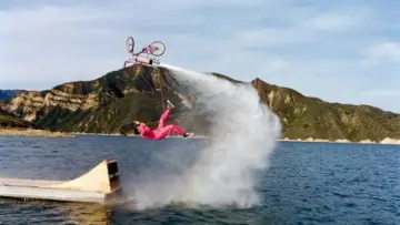Backdrop to the movie "Jackass Number Two" #947563