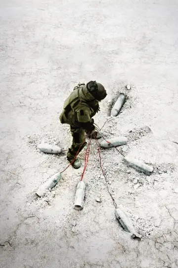 Poster to the movie "The Hurt Locker" #430978