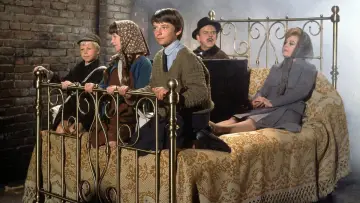 Backdrop to the movie "Bedknobs and Broomsticks" #244949