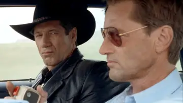 Backdrop to the movie "Thunderheart" #687200