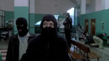 Backdrop to the movie "Ordinary Decent Criminal" #1038705