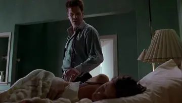 Backdrop to the movie "Hellraiser: Inferno" #1201860