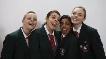Backdrop to the movie "Angus, Thongs and Perfect Snogging" #1027522