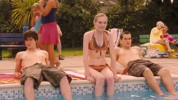 Backdrop to the movie "Angus, Thongs and Perfect Snogging" #1027541