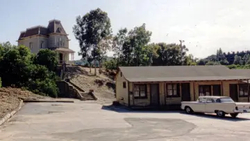 Backdrop to the movie "Psycho III" #383156